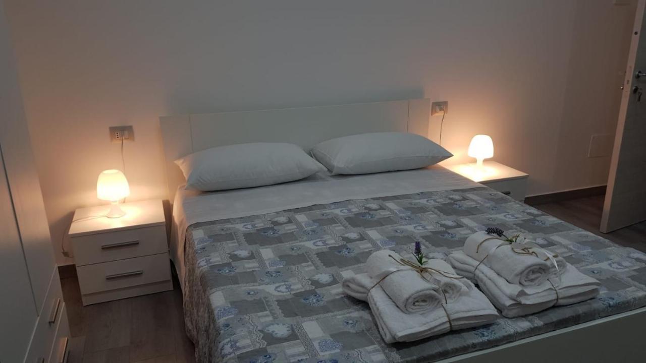 B&B a casa di PaPi Lizzano  Bagian luar foto