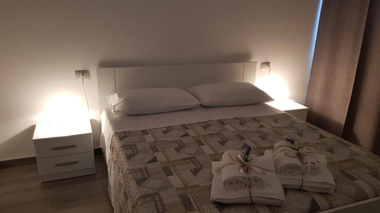 B&B a casa di PaPi Lizzano  Bagian luar foto